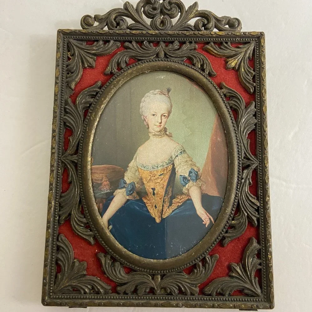 Vintage Retro Openwork Metal Picture Frame Lady Victorian era Italy